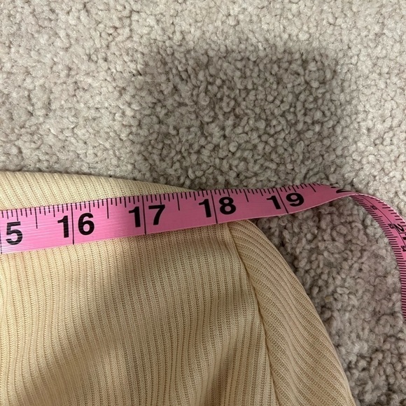 Pretty Little Thing Women’s Cream Cardigan Size 22 - Picture 4 of 7